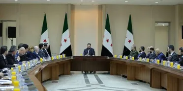 الحكومة تحذّر من توظيف ملف الإرهاب سياسياً وتحمّل «قسد» مسؤولية أي خرق أمني في السجون