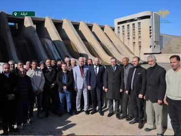 وزير الطاقة يتفقد حقل الثورة بعد استعادته ويؤكد العمل لإعادة تشغيله