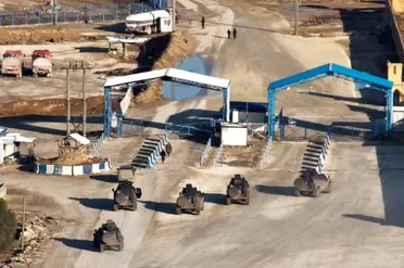 "قسد" تؤكد الانسحاب من مخيم الهول ودمشق تعتبرها مناورة خطيرة تهدد الأمن الإقليمي