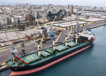 مرفأ اللاذقية يستقبل باخرة محمّلة بنحو 28 ألف طن من حديد البيليت