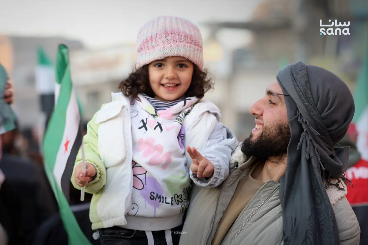 صورة من احتفالات اهالي الرقة بتحرير مدينتهم