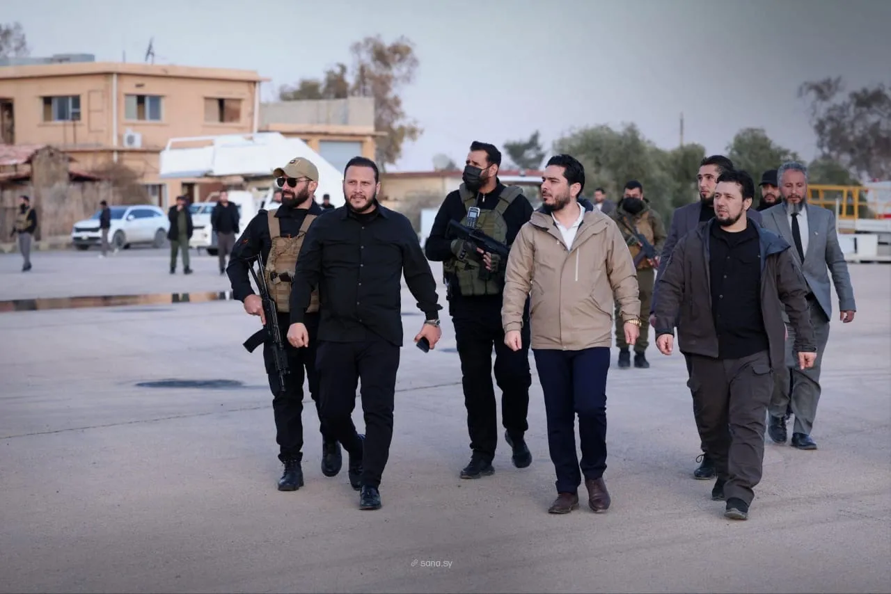 وفد حكومي يتفقد جاهزية مطار دير الزور المدني