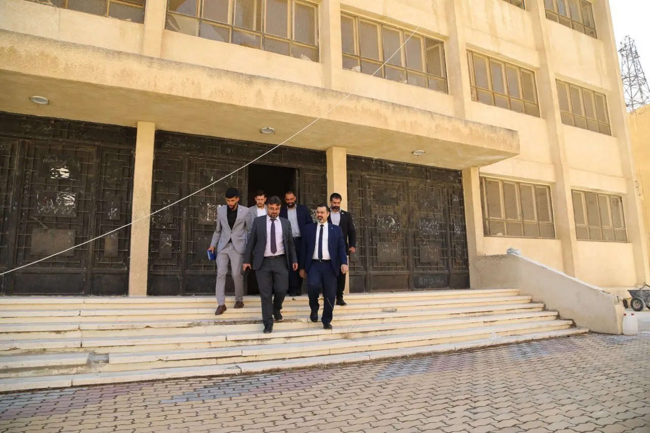 مجدداً وعود تحسين الرواتب.. وزير التربية يوجه رسالة تقدير للمعلمين