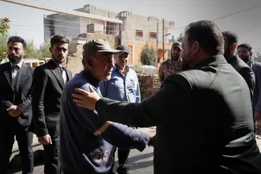 محافظ السويداء يتفقد أعمال الترميم ويستمع لاحتياجات الأهالي في الريف الغربي