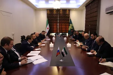 النقل تبحث مع وفد روسي تطوير السكك الحديدية وتعزيز التعاون الفني والتعليمي