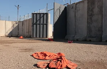 سنتكوم: إتمام عملية نقل 5700 من معتقلي تنظيم "داعش" من سوريا إلى العراق