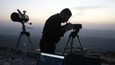 مرسوم رئاسي بتشكيل لجنة وطنية دائمة لرصد الأهلة