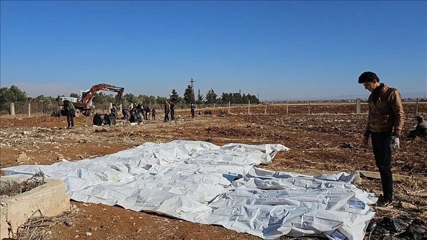  مقبرة جماعية في مقر سابق لـ"قسد" بريف ديرالزور