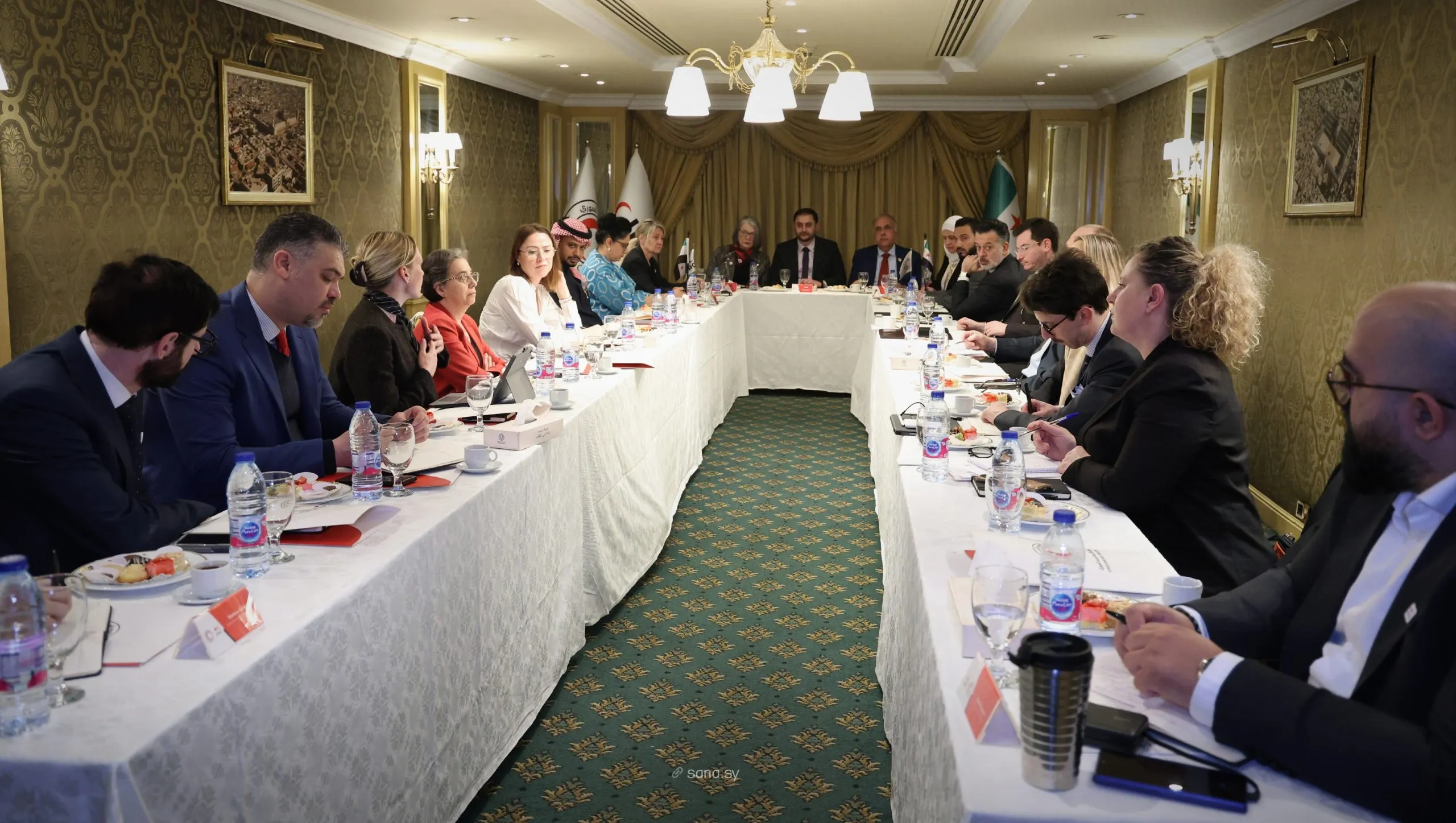 اجتماع طاولة مستديرة في دمشق لتعزيز الاستجابة الإنسانية ومواءمة الدعم الدولي 