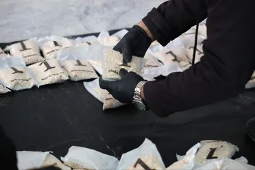 إحباط تهريب 400 ألف حبّة كبتاغون في حمص بالتنسيق مع العراق