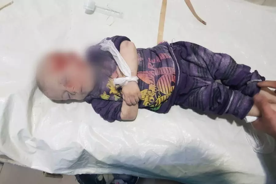 طفلة ووالدتها ضحية قصف الطيران الروسي في قرية الرامي بإدلب