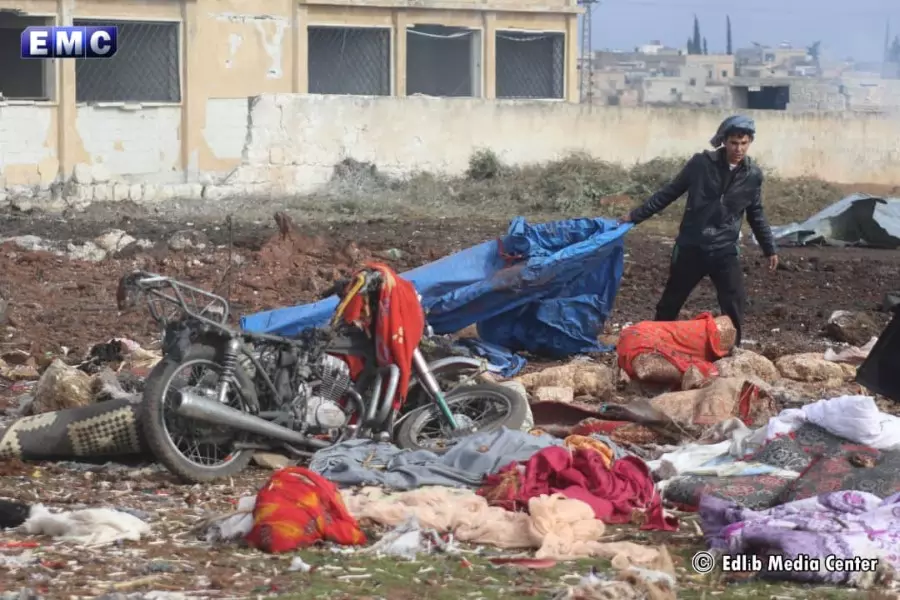 مجزرة بقصف جوي روسي استهدف مخيماً للنازحين في جوباس بإدلب