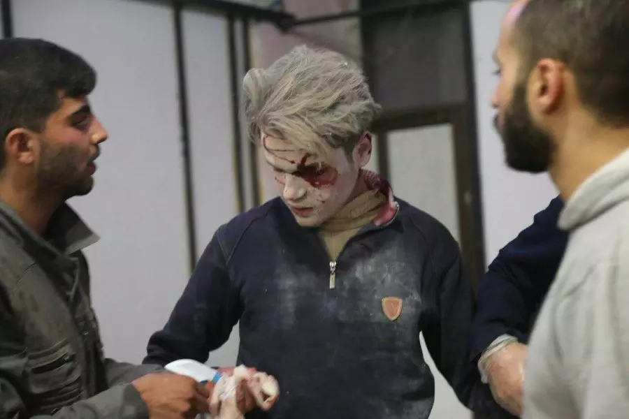 شهداء وجرحى بالعشرات ... استشهاد ثلاث متطوعين في الدفاع المدني بقصف جوي في الغوطة الشرقية