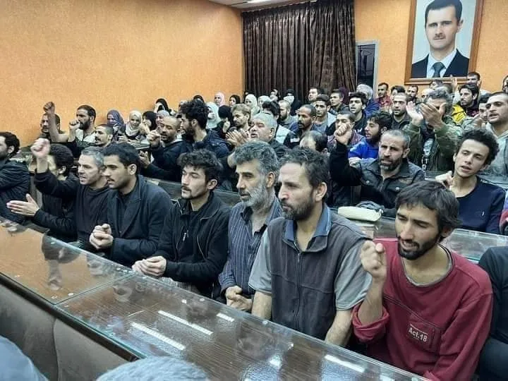 من بين من 132 ألف معتقل .. "الشبكة السورية" توثق أعداد المفرج عنهم من سجون الأسد لغاية اللحظة