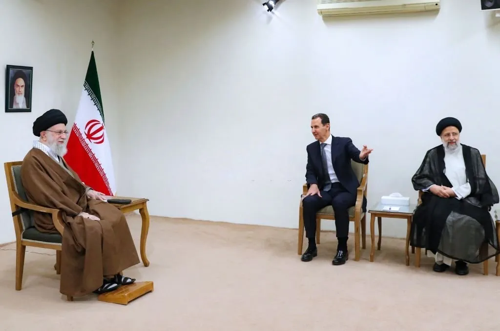 الخارجية الإيرانية: زيارة "الأسد" رسالة بأن سوريا دخلت مرحلة "إعادة الإعمار" ..!!