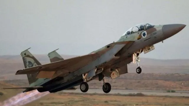 قصف إسرائيلي على مواقع ميليشيات الأسد وإيران بريف "مصياف"