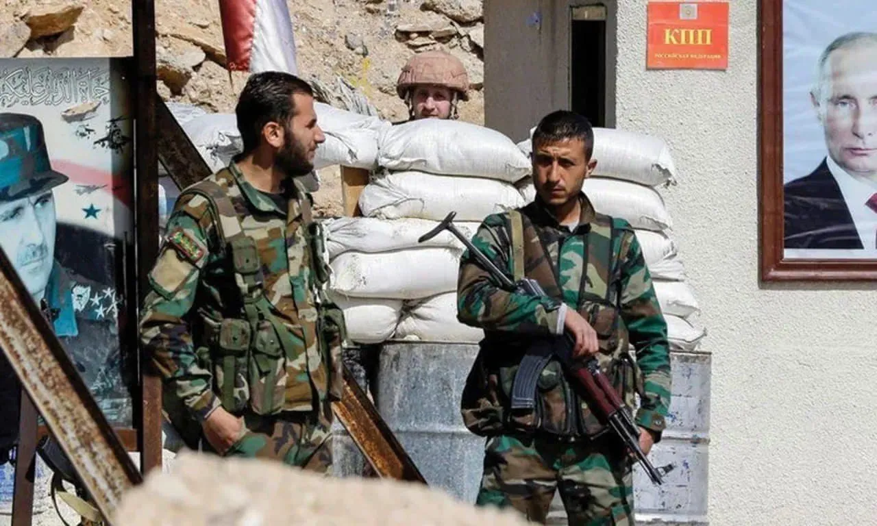 قوات الأسد تمزّق التأجيلات الدراسية لـ 24 شابا في الرقة وتسوقهم للتجنيد الإجباري