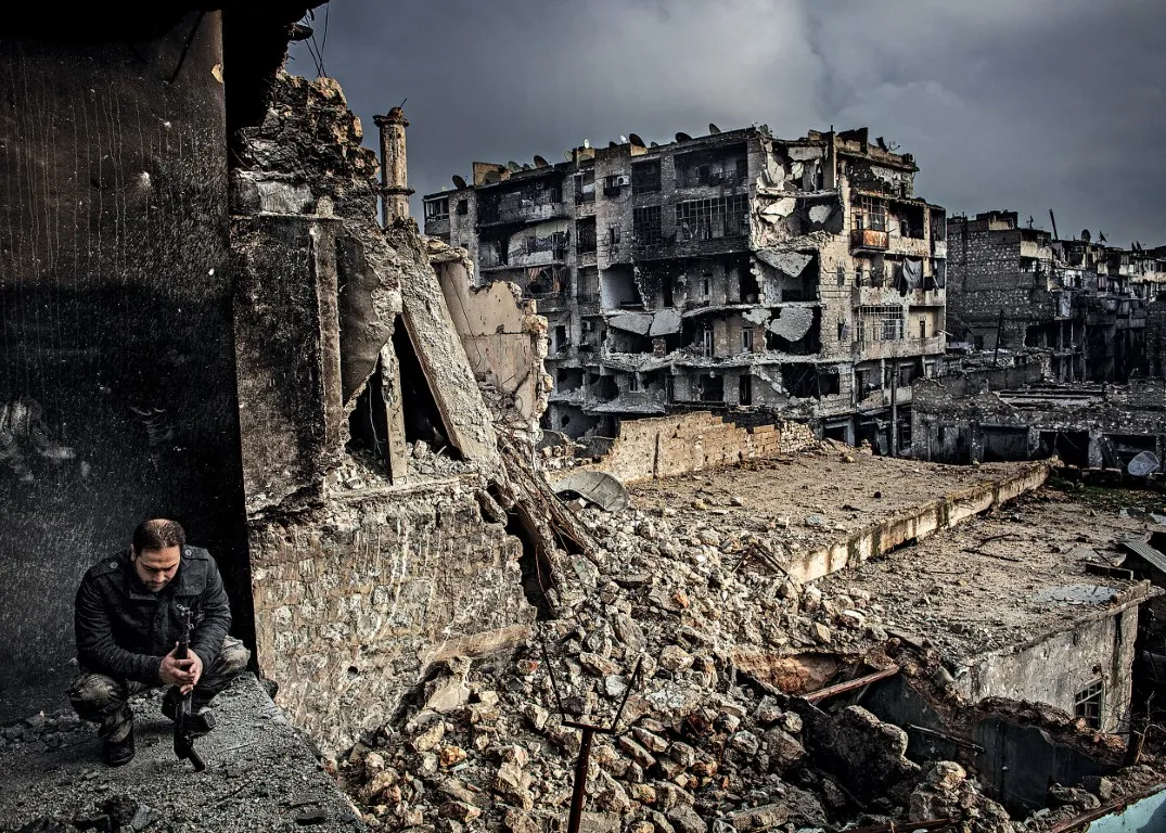 تقرير لـ "مجموعة الأزمات الدولية" بعنوان "سوريا: إدارة دمار حلب" 