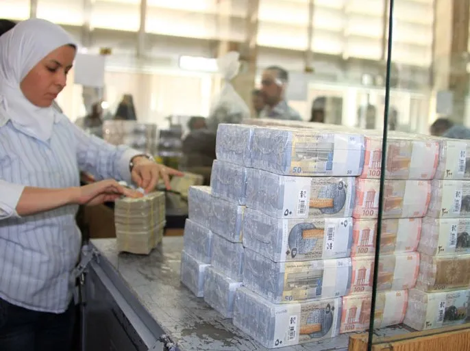 مع تجدد تراجع الليرة .. باحث اقتصادي: حذف أصفار من العملة السوريّة غير قابل للتطبيق