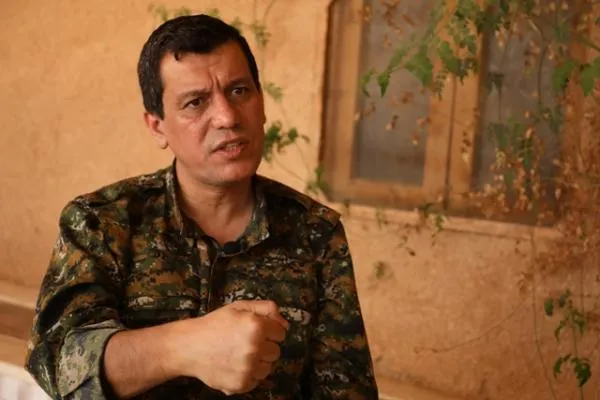 "يهدد أمن المنطقة".. قائد ميليشيا "قسد" يستنكر تكثيف الضربات الجوية التركية ضد قواته بسوريا